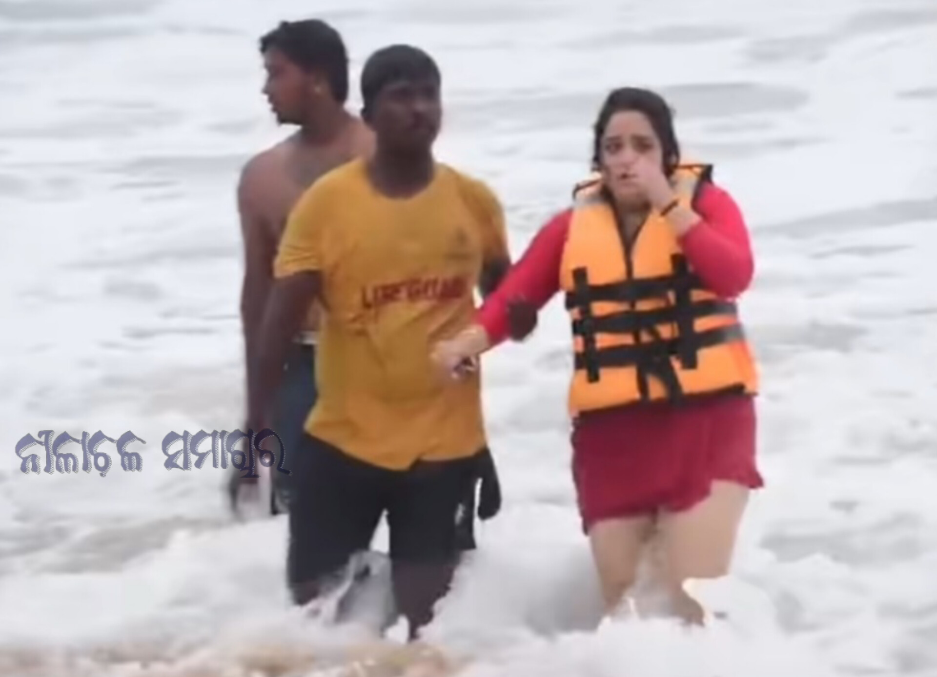 ସମୁଦ୍ର ଭିତରେ ଓଲଟିଲା ସ୍ପିଡ ବୋଟ