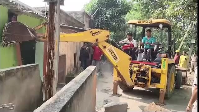 ନିଶା ମାଫିଆ ଘର ଉପରେ ବୁଲିଲା ବୁଲଡୋଜର।