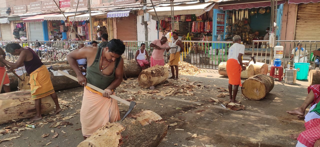 ଜୋରସୋରରେ ଚାଲିଛି ରଥ ନିର୍ମାଣ କାର୍ଯ୍ୟ