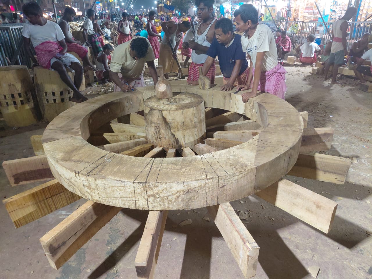  ରଥଖଳା ଆଜି ପ୍ରସ୍ତୁତ ହେବ ୩ ନାହାକା ଚକ, ଭଉଁରି ଯାତ୍ରାରେ ଡ଼େରା ହେବ ଚକ ଅଖ