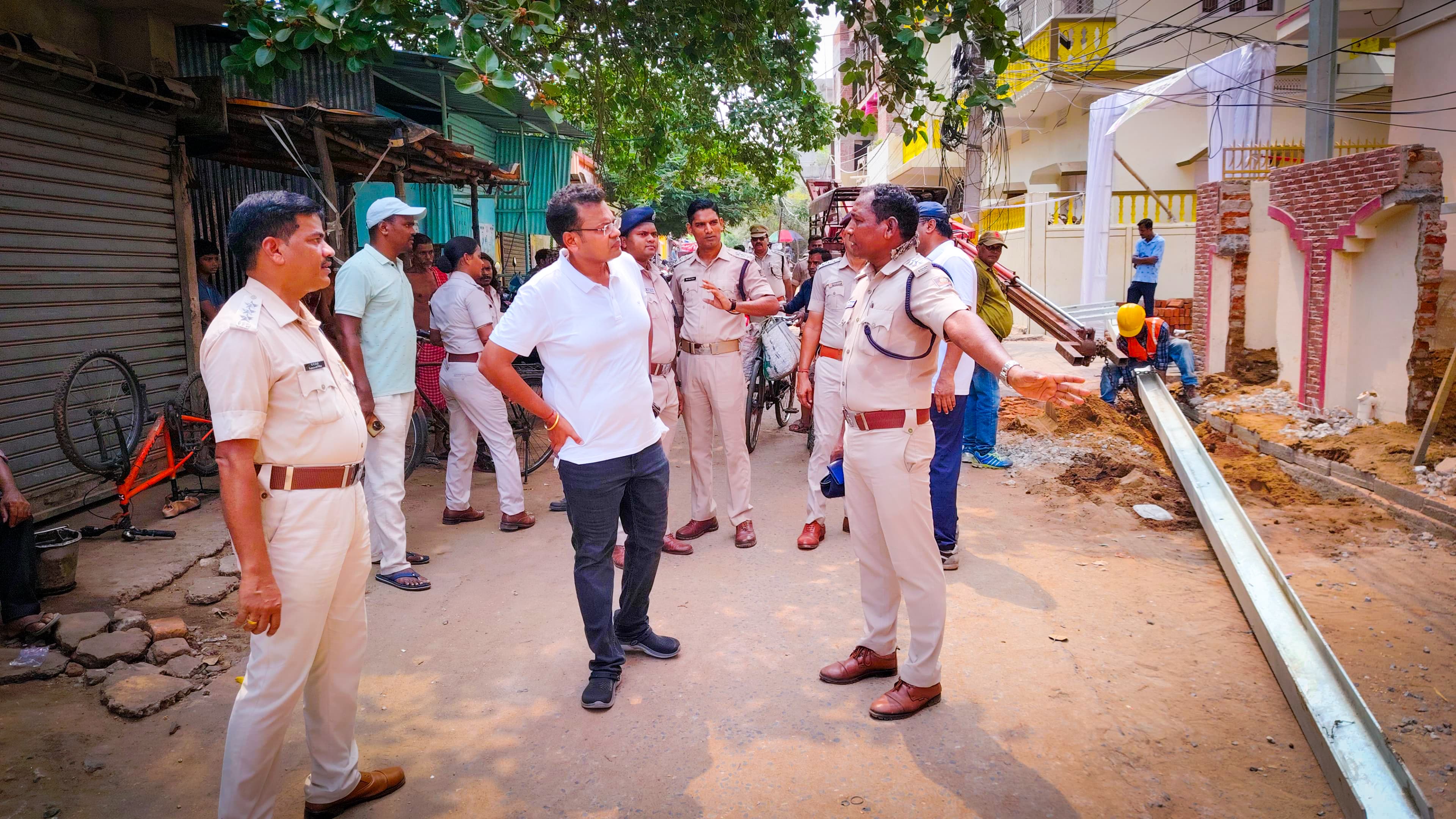 ଆସନ୍ତା ରଥଯାତ୍ରା ୨୦୨୫ ପାଇଁ ପୁରୀ ସହର ସାହି ଗଳି ଗ୍ରସ୍ତକରି ବାସିନ୍ଦା ଓ ସ୍ଥାନୀୟ ଲୋକଙ୍କ ସହ ଆଲୋଚନା କଲେ ଏସପି ବିନୀତ ଅଗ୍ରୱାଲ 