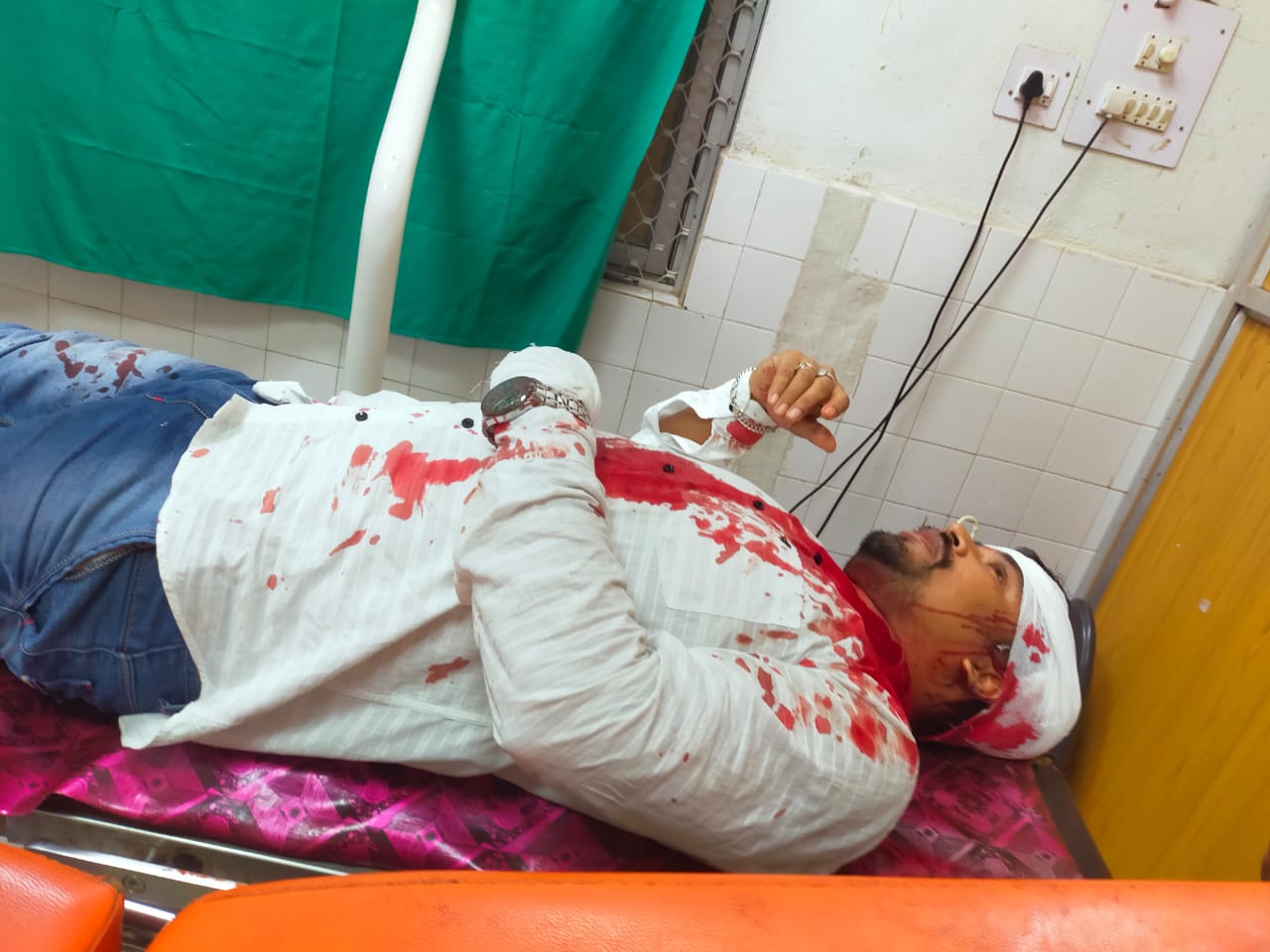 ବଳିଆପଣ୍ଡା ଅଞ୍ଚଳରେ ଘଟିଛି ମରଣାତ୍ମକ ଆକ୍ରମଣ। ଖଣ୍ଡା ଦ୍ୱାରା ଆତଙ୍କ ଖେଳାଇ ଦୃବୃତ୍ତ ମାନେ