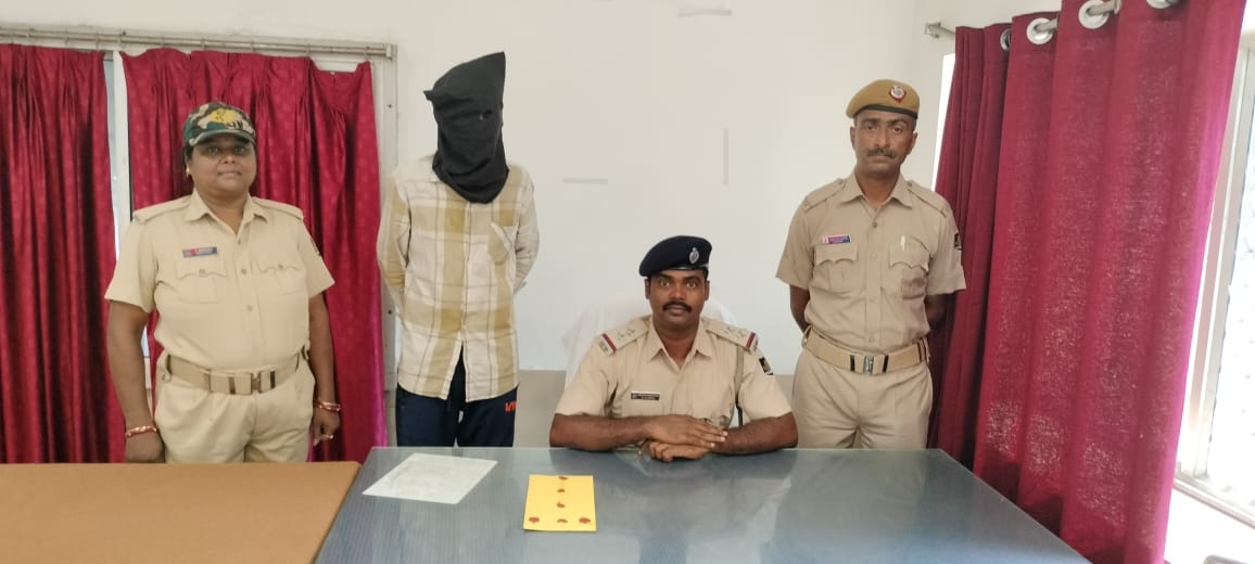 ଅର୍ବାନହାଟ ମୁଖ୍ୟ ଗେଟ ନିକଟରୁ ସମୁଦ୍ରକୂଳ ଥାନା ପୁଲିସ ଦ୍ୱାରା ବ୍ରାଉନସୁଗାର ଜବତ, ଜଣେ ଗିରଫ 