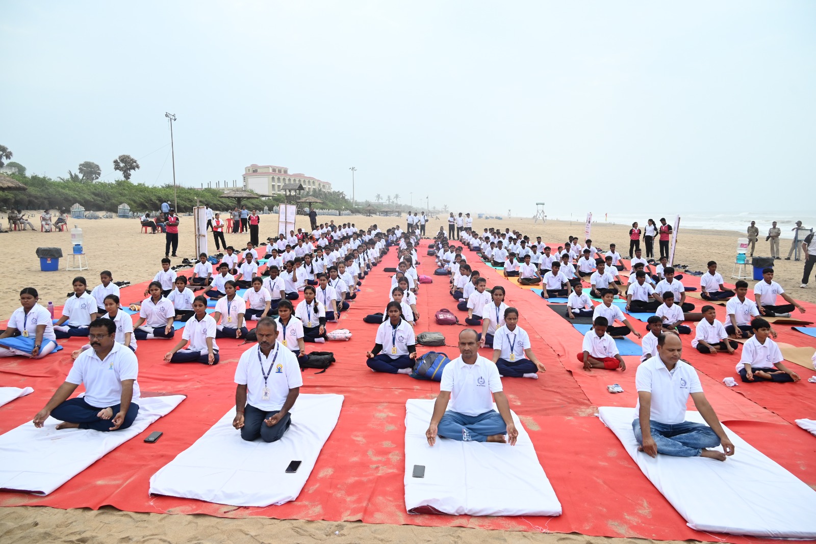  ବ୍ଲୁ ଫ୍ଲାଗ ବିଚରେ ଆନ୍ତର୍ଜାତୀୟ ଯୋଗ ଦିବସ ପାଳିତ