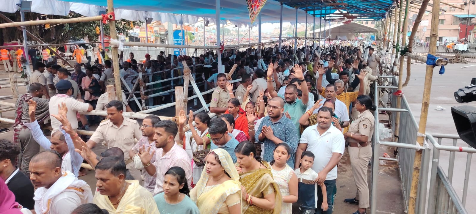  ଆଜି ସନ୍ଧ୍ୟା 6 ଟା ପର୍ଯ୍ୟନ୍ତ ଭକ୍ତ ମାନେ ମହାପ୍ରଭୁ ଙ୍କୁ ଦର୍ଶନ କରିବାର ସମୟ ଅବଧି ପ୍ରଶାସନ ପକ୍ଷରୁ ନିର୍ଦ୍ଧାରିତ କରାଯାଇଛି।