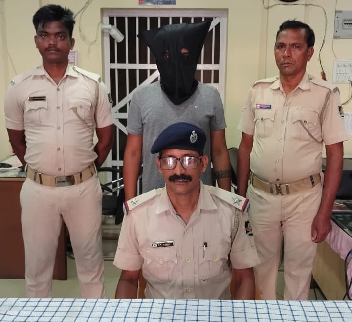 ଦାଦାବଟି ଆଦାୟ ଅଭିଯୋଗରେ ଟାଉନ ଥାନା ଦ୍ୱାରା ଜଣେ ଗିରଫ ସହ କୋର୍ଟ ଚାଲାଣ l 