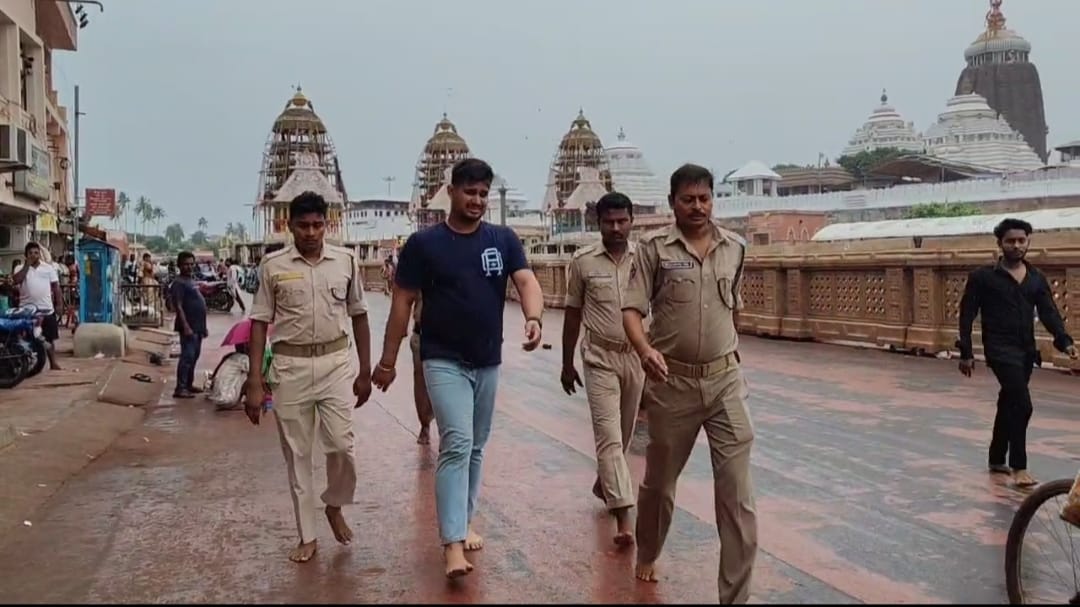 ହିଡେନ କ୍ୟାମେରା ନେଇ ଶ୍ରୀମନ୍ଦିର ଭିତରେ ପ୍ରବେଶ କଲେ ଯୁବକ, ପୁଲିସର ଅନୁସନ୍ଧାନ 