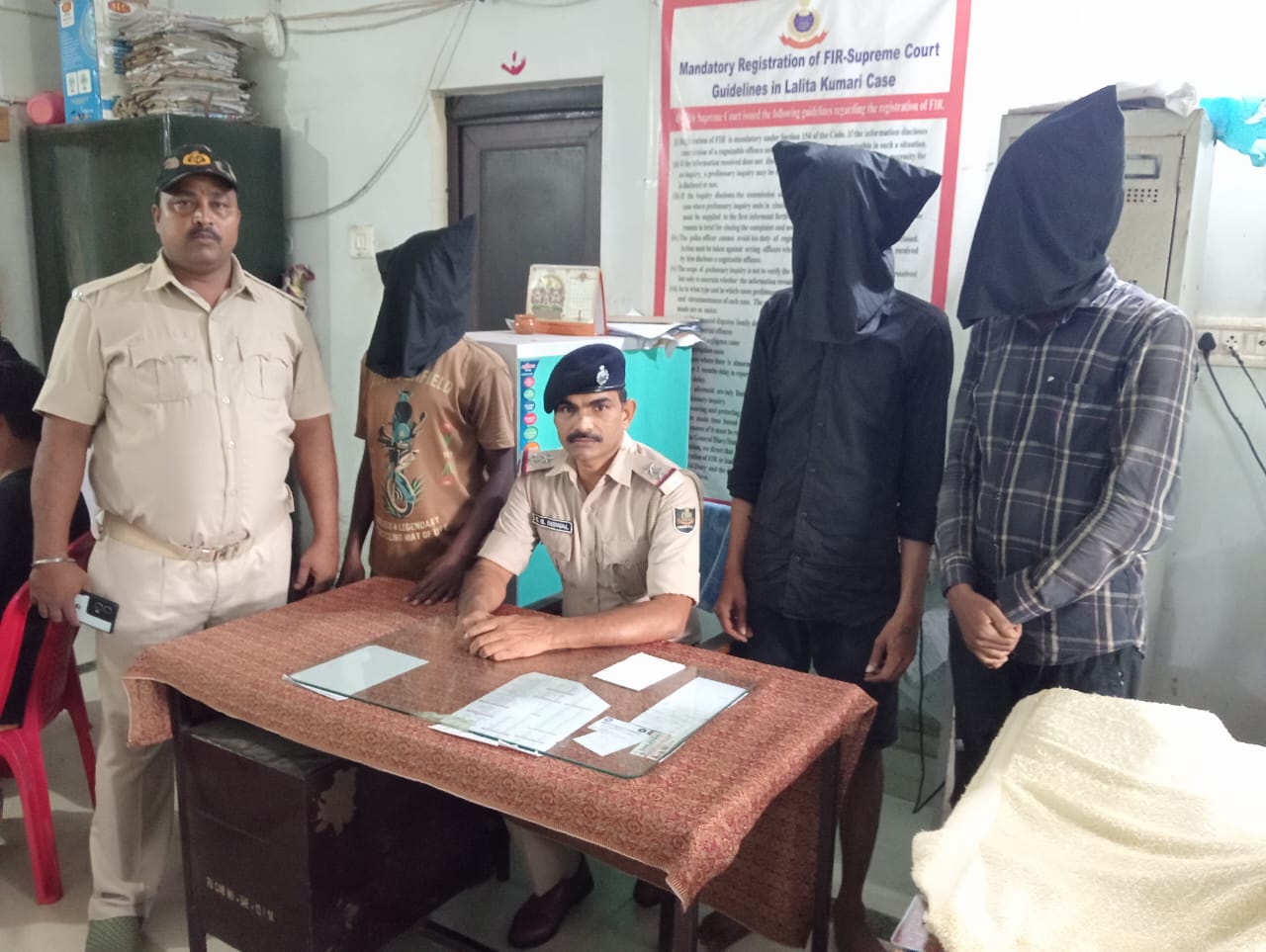 ଦୋକାନରୁ ଚୋରି ଅଭିଯୋଗରେ ସଦର ଥାନା ଦ୍ୱାରା ୩ଗିରଫ 