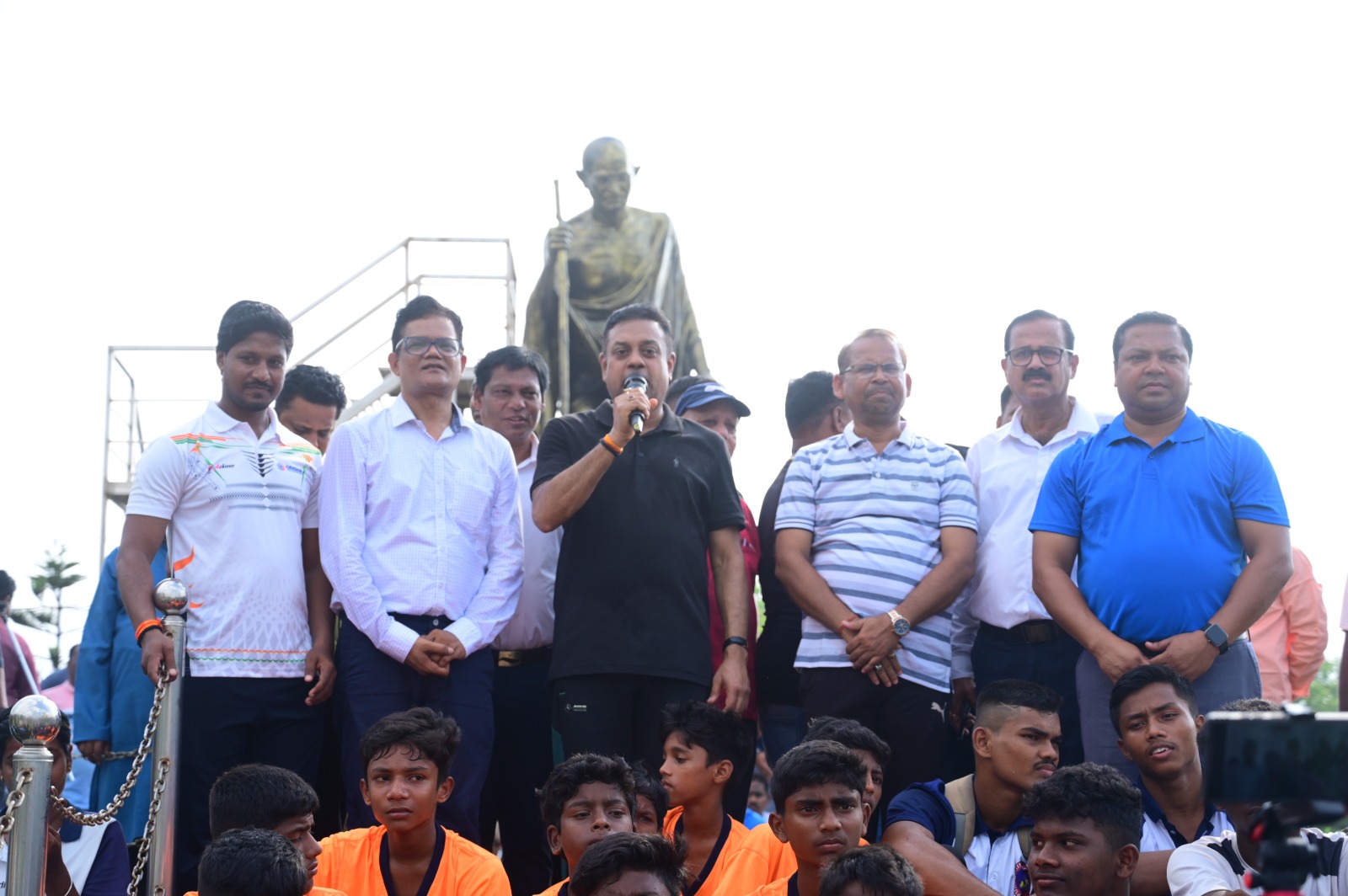 ସ୍ବାୟତ୍ତ ଶାସନ ଦିବସ ଅବସରରେ ଜାତୀୟ ପତାକା ଉତ୍ତୋଳନ