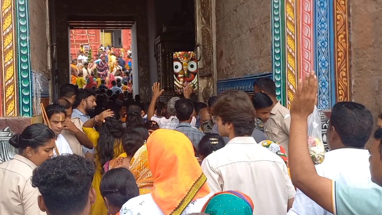 ଶ୍ରୀମନ୍ଦିରରେ ମହାପ୍ରଭୁଙ୍କ ବଡ଼ ମହାସ୍ନାନ, ଘଣ୍ଟାଏ ଧରି ବନ୍ଦ ରହିବସାଧାରଣ ଦର୍ଶନ