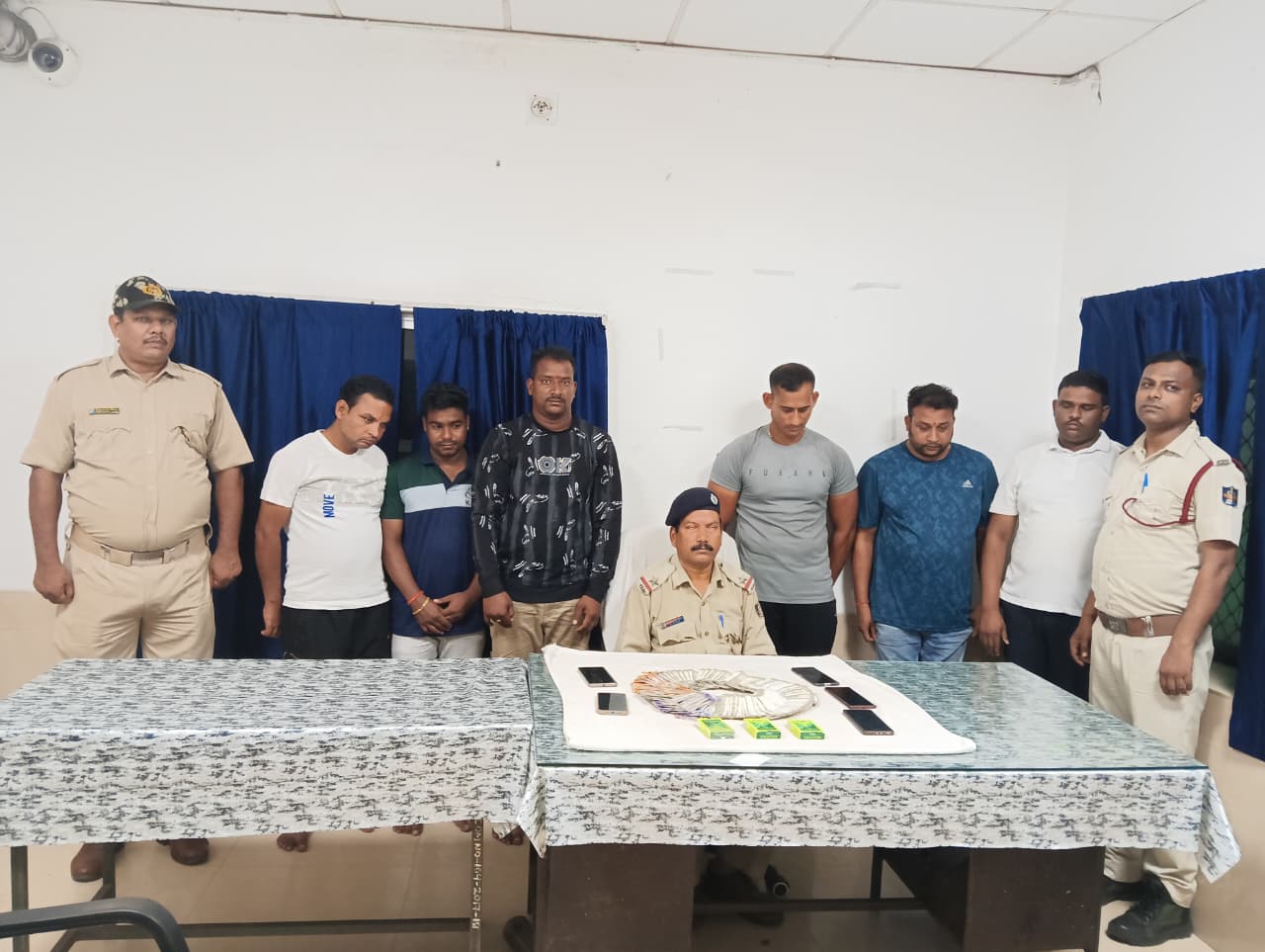 ପୁଲିସର ଚଢ଼ଉ, ୬ ଜୁଆଡ଼ି ଗିରଫ