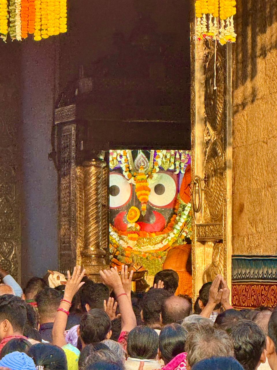 ପ୍ରଥମାଷ୍ଟମୀରେ ଜଗା ବଳିଆଙ୍କ ପୋଢୁଆଁ ନୀତି, ବଡ଼ଠାକୁରଙ୍କ ନୂଆ ବସ୍ତ୍ର ପରିଧାନ