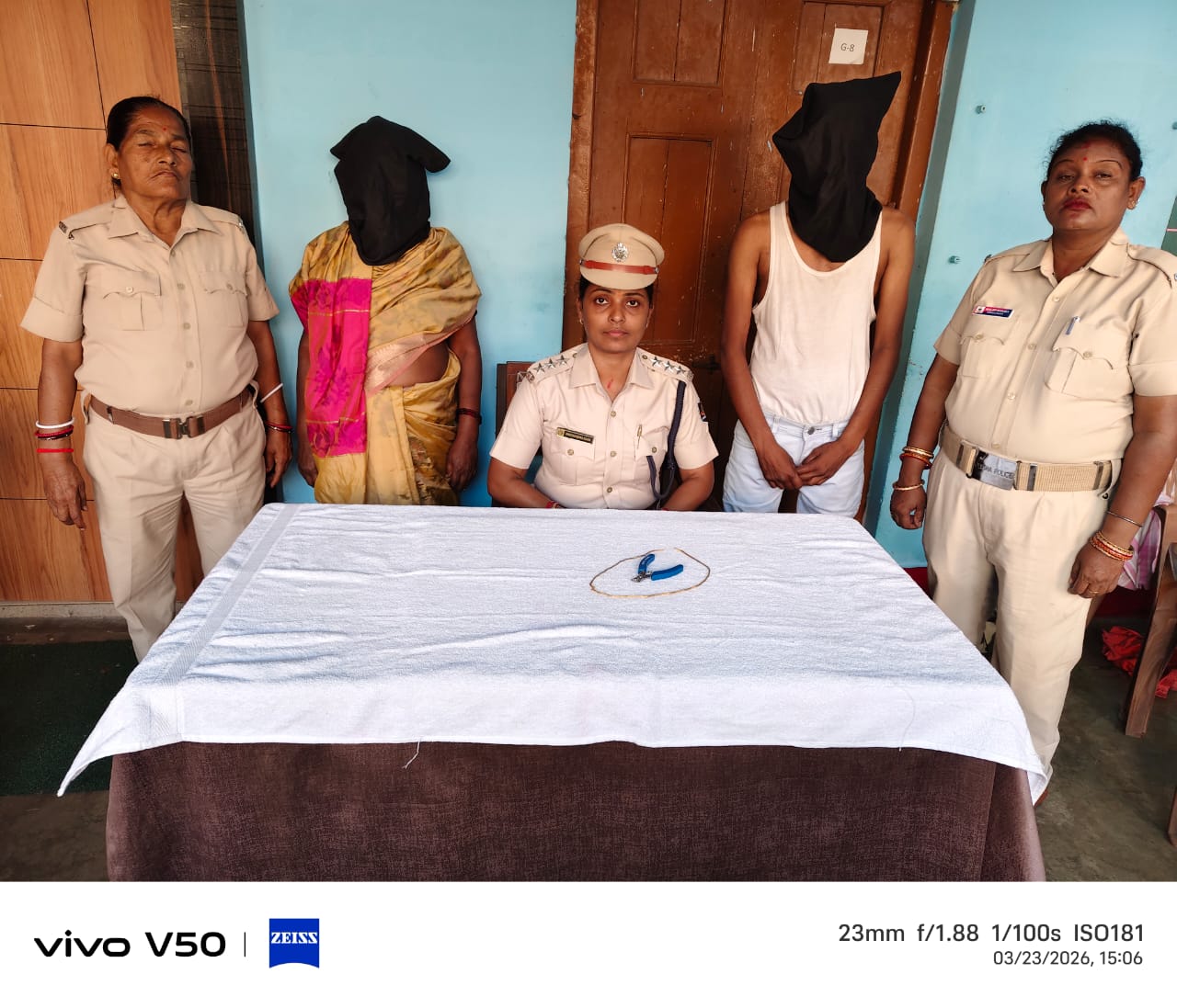 ଶ୍ରଦ୍ଧାଳୁଙ୍କ ବେକରୁ ସୁନା ଚେନ ଲୁଟ, ଜଣେ ମହିଳା ସହ ୨ ଗିରଫ 