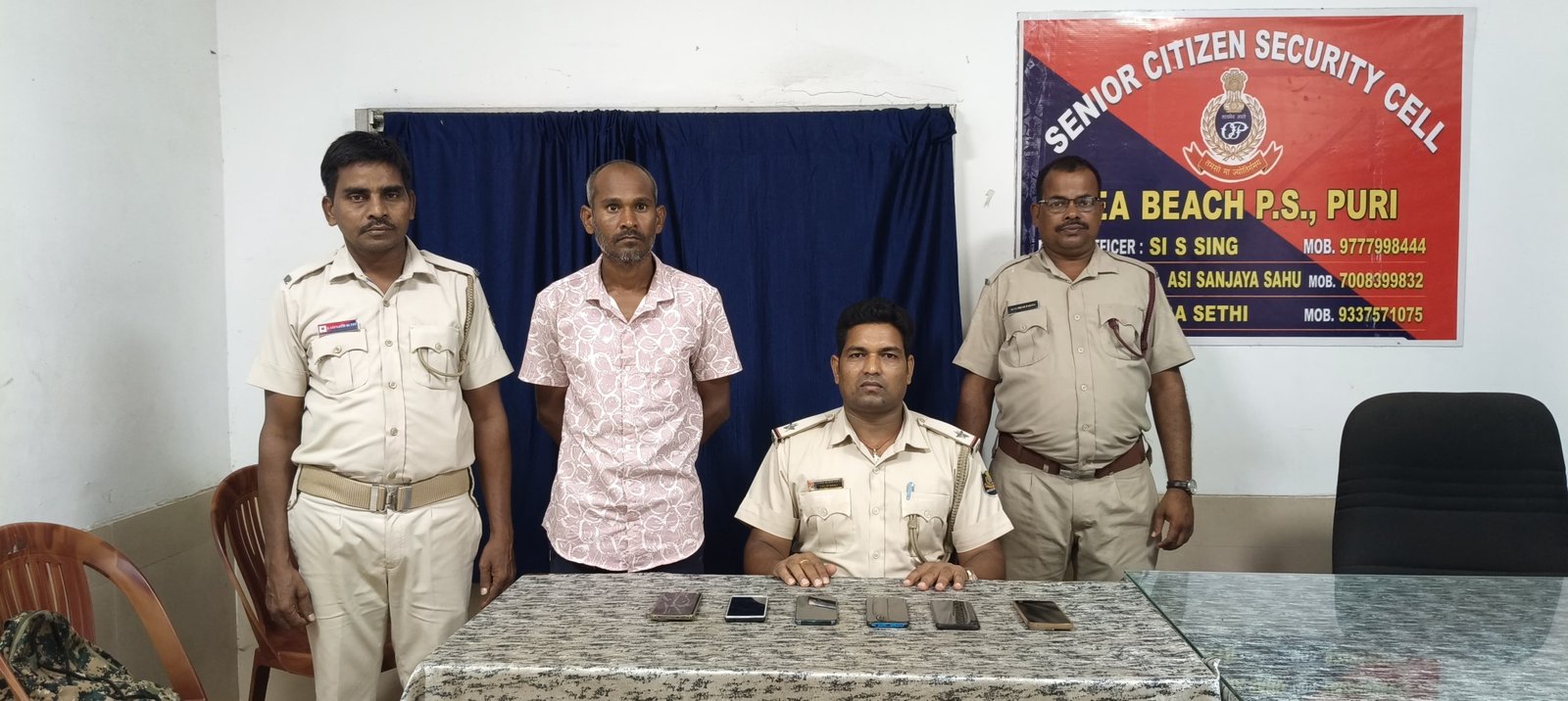 ପର୍ଯ୍ୟଟକଙ୍କ ମୋବାଇଲ ଲୁଟ କରି ଜଣେ ଗିରଫ