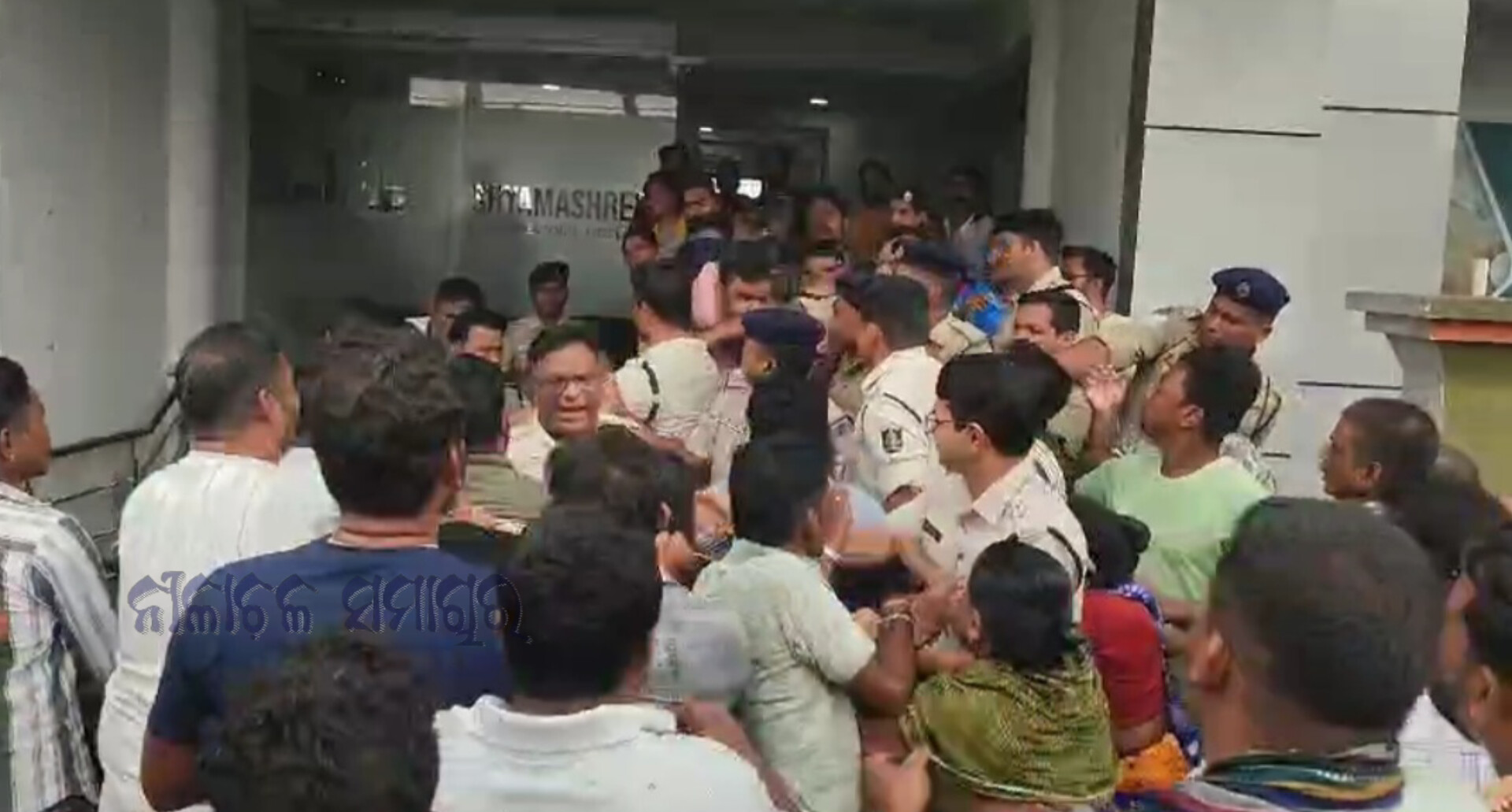 ଚିକିତ୍ସା ଅବହେଳା ଯୋଗୁ ଚାଲିଗଲା ମହିଳାଙ୍କ ଜୀବନ   