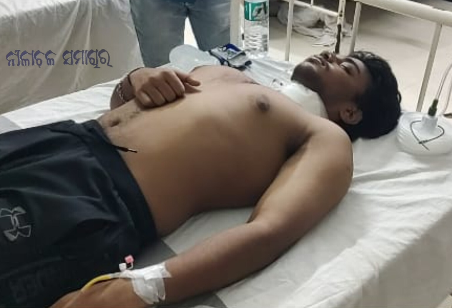 ପୂର୍ବ ଶତ୍ରୁତାକୁ କେନ୍ଦ୍ର କରି ବ୍ଲେଡ ରେ ଆକ୍ରମଣ, ଜଣେ ଛାତ୍ର ଗୁରୁତର