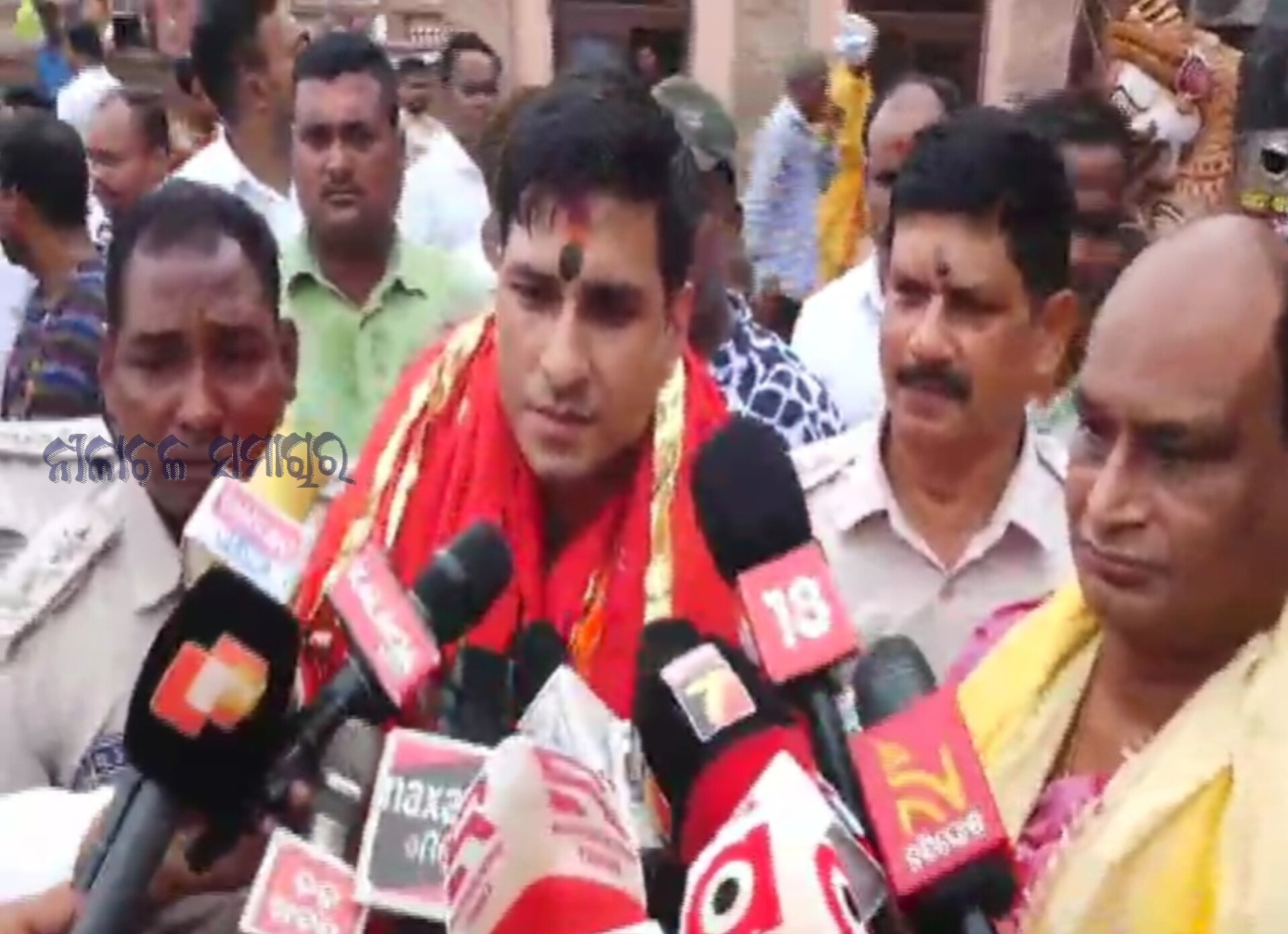 ପୁରୀର ନୂତନ ଏସପି ଭାବେ ଦାୟିତ୍ଵ ନେଇଛନ୍ତି ଆଇପିଏସ୍ ପ୍ରତୀକ ସିଂ। 