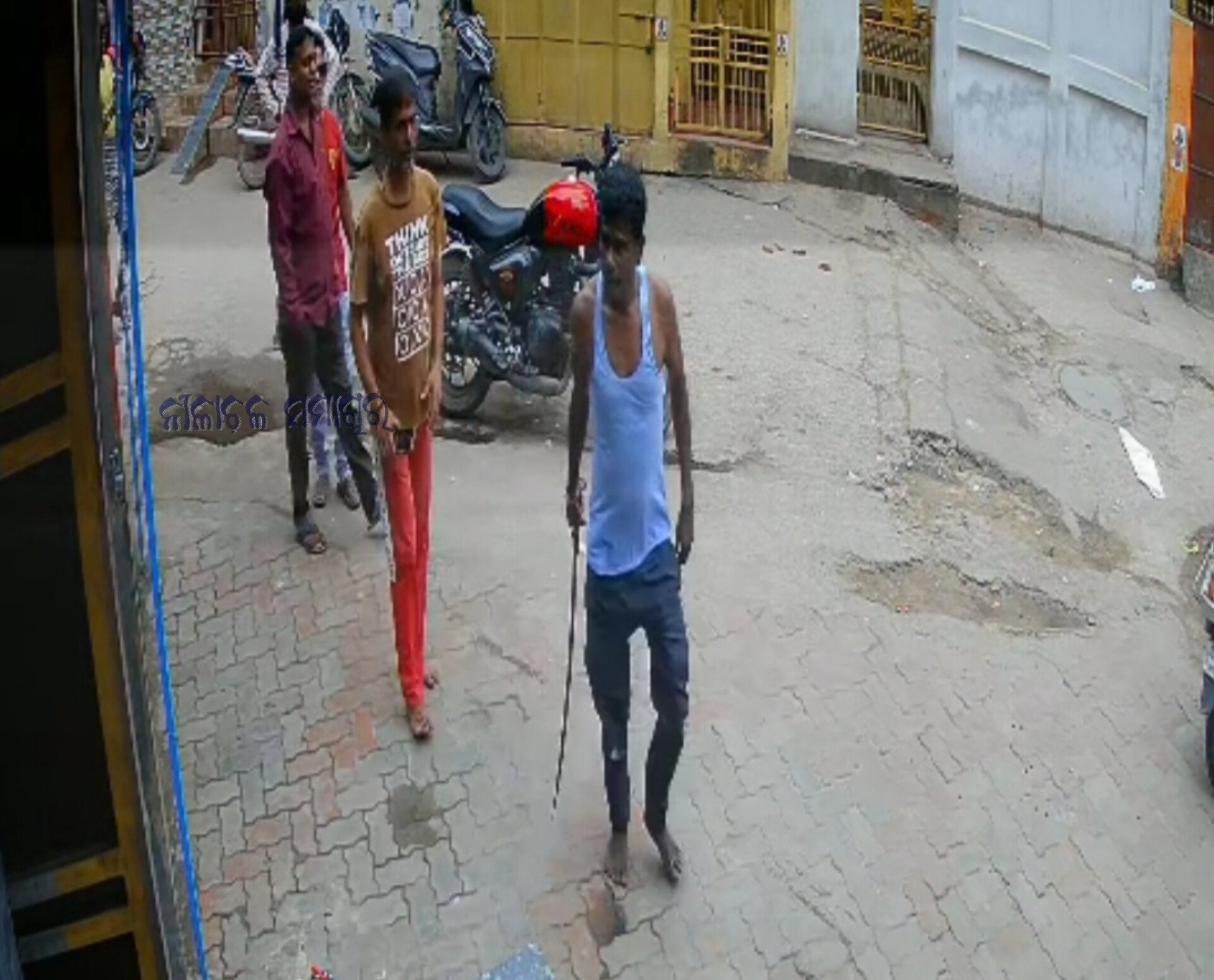 ବାଲିନୋଳିଆ ସାହି ଭୋଳାଗିରି ଆଶ୍ରମ ନିକଟରେ ଖଣ୍ଡା ଧରି ଯୁବକଙ୍କ ଆତଙ୍କରାଜ, 