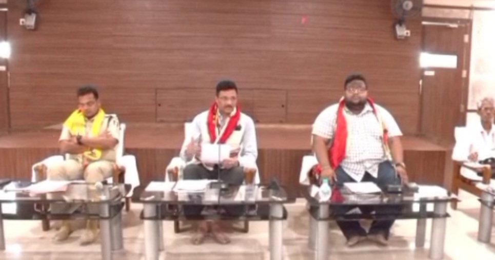  ଛତିଶା ନିଯୋଗ ବୈଠକରେ ଅନୁମୋଦନ କରାଯାଇଛି। ଶୃଙ୍ଖଳିତ ନୀତି କାନ୍ତି ସହ ମହାପ୍ରଭୁଙ୍କ ସ୍ନାନଯାତ୍ରା ଏବଂ ବିଶ୍ବ ପ୍ରସିଦ୍ଧ ଘୋଷଯାତ୍ରା କିଭଳି ସୁରୁଖୁରୁରେ ଓ ଶୃଙ୍ଖଳିତ ଭାବେ ସମ୍ପନ୍ନ ହେବ