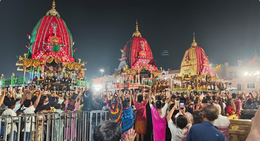 ସିଂହ ଦ୍ୱାରେ ଲାଗିଲା ୩ ରଥ, ଆସନ୍ତାକାଲି ହେବ ମହାପ୍ରଭୁଙ୍କ ଦୁର୍ଲଭ ସୁନାବେଶ