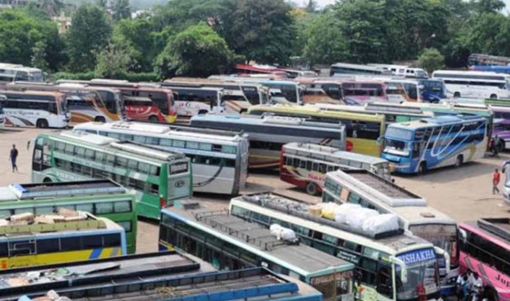 ଆସନ୍ତାକାଲି ଠାରୁ ରାଜ୍ୟରେ ଗଡ଼ିବ ସବୁ ଘରୋଇ ବସ, ସଙ୍ଘ ବୈଠକରେ ନିଷ୍ପତ୍ତି