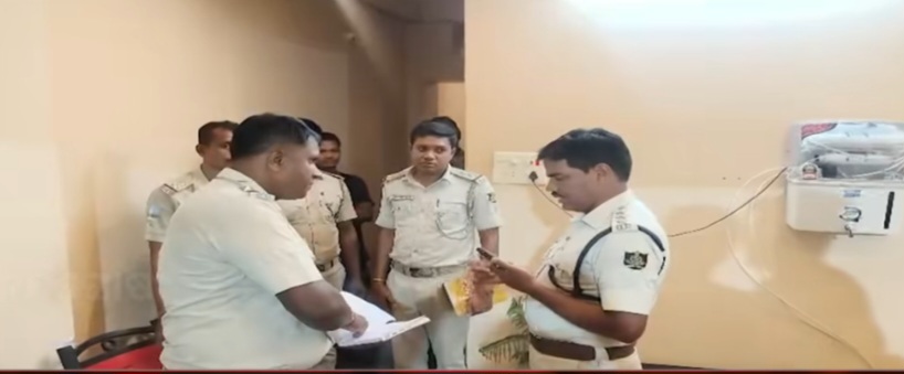 ହୋଟେଲରୁ ପର୍ଯ୍ୟଟକଙ୍କ ମୃତଦେହ ଜବତ