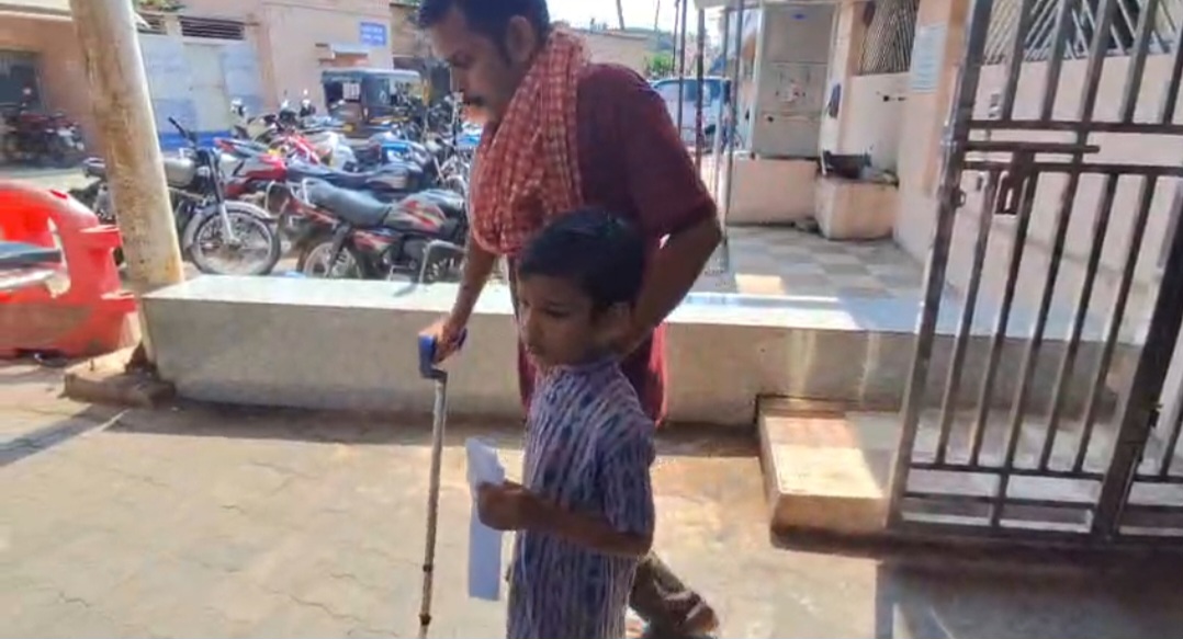 ଜିଲ୍ଲା ମୁଖ୍ୟ ଚିକିତ୍ସାଳୟରେ ଅବ୍ୟବସ୍ଥା, ରୋଗୀ ହନ୍ତସନ୍ତ 